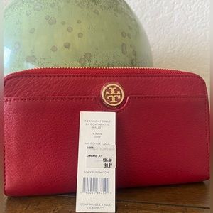 Tory Burch Zip Wallet!